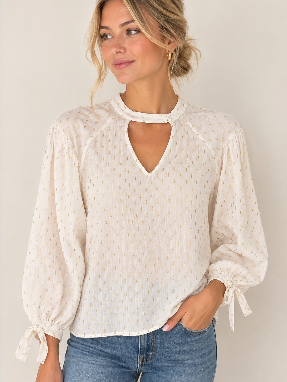 Bohme Collective Concepts Cream Metallic Gold Dot Keyhole Long-Sleeve Top Small